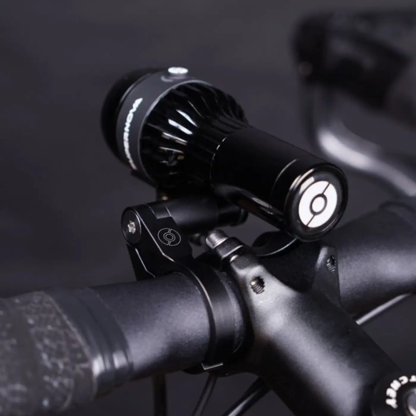Supernova Airstream 2 Battery Front Light - Világítás (SKU: KA620-BLK)